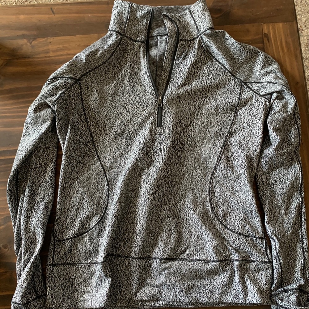 Lily lemon pullover
